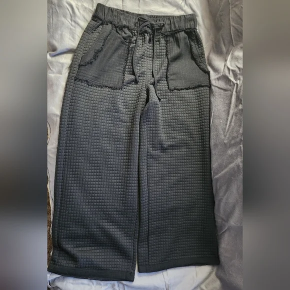 Charcoal Textured/quilted Straight Leg Sweatpants - Picture 1 of 4
